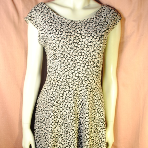 Floral Print Skater Dress Open Back M L Stretchy - Picture 4 of 5
